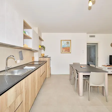 New Casa Augusto Daire